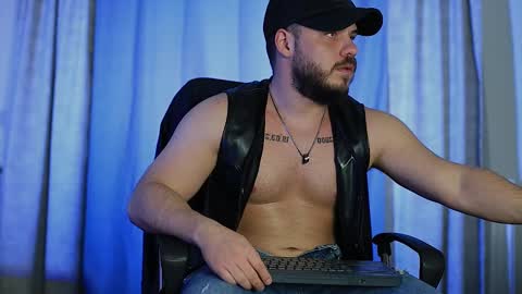 JULiUS   online show from 01/03/25, 03:44
