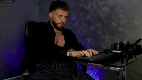 JULiUS   online show from 11/11/25, 08:31