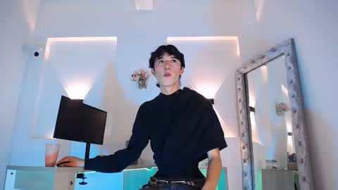 jullian online show from 05/10/26, 08:47