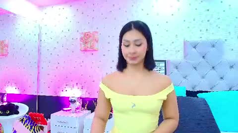 Julieta Reyes   online show from 06/16/26, 12:08