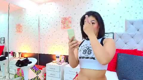 Julieta Reyes   online show from 06/22/26, 12:02