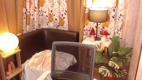 jullimiller online show from 02/21/25, 02:38
