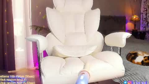 Julia online show from 07/21/26, 04:37