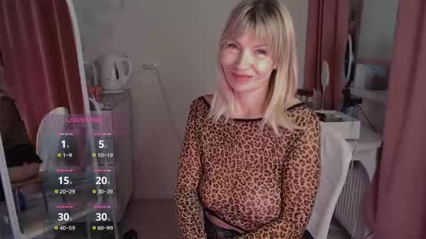 Julia online show from 12/04/24, 08:23