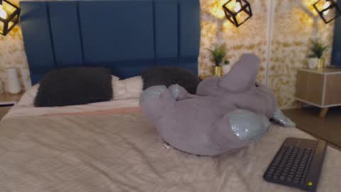 Julietha  online show from 12/13/24, 11:39