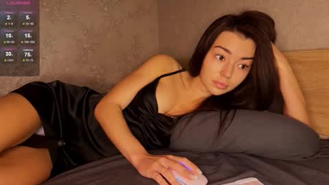 Hloya online show from 09/19/25, 02:40