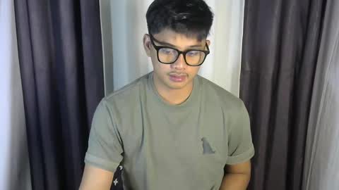 Snapshot of julz_alwayshorny chatting on 10/22/25, 03:56 call me julz online show from 10/22/25, 03:56