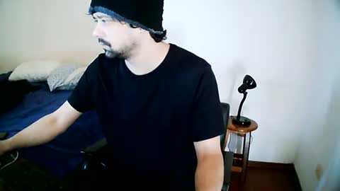 Mia online show from 08/01/26, 12:15