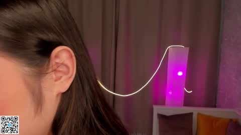 Bella online show from 11/22/25, 04:11