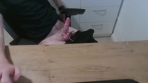 junk2711 online show from 02/03/25, 03:49