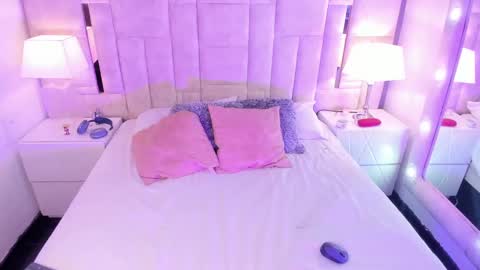 Snapshot of junosomnum chatting on 02/08/25, 01:00 junosomnum online show from 02/08/25, 01:00