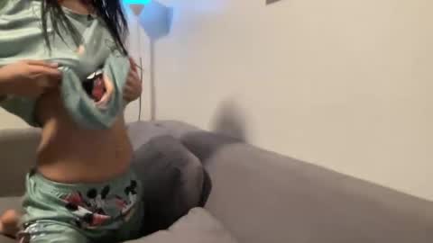 Snapshot of junovaughn chatting on 10/17/25, 12:52 junovaughn online show from 10/17/25, 12:52