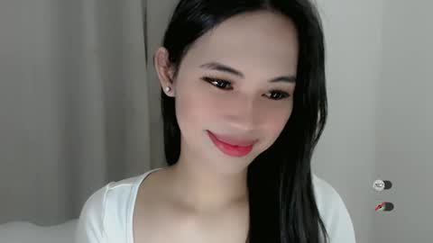 Snapshot of juny_lanyy chatting on 12/16/24, 03:00 Julia online show from 12/16/24, 03:00
