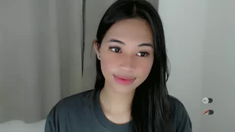 Snapshot of juny_lanyy chatting on 12/23/24, 12:14 Julia online show from 12/23/24, 12:14