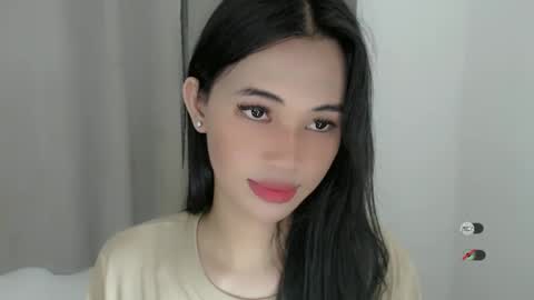 Snapshot of juny_lanyy chatting on 12/23/24, 07:09 Julia online show from 12/23/24, 07:09