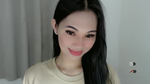 Snapshot of juny_lanyy chatting on 12/25/24, 03:49 Julia online show from 12/25/24, 03:49