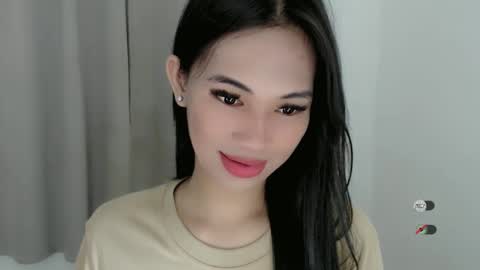 Snapshot of juny_lanyy chatting on 12/27/24, 03:15 Julia online show from 12/27/24, 03:15