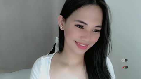Snapshot of juny_lanyy chatting on 01/01/25, 07:30 Julia online show from 01/01/25, 07:30