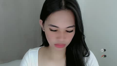 Snapshot of juny_lanyy chatting on 01/05/25, 03:11 Julia online show from 01/05/25, 03:11