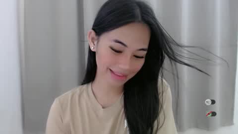 Snapshot of juny_lanyy chatting on 01/10/25, 09:02 Julia online show from 01/10/25, 09:02