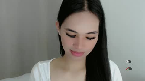 Snapshot of juny_lanyy chatting on 01/13/25, 02:32 Julia online show from 01/13/25, 02:32