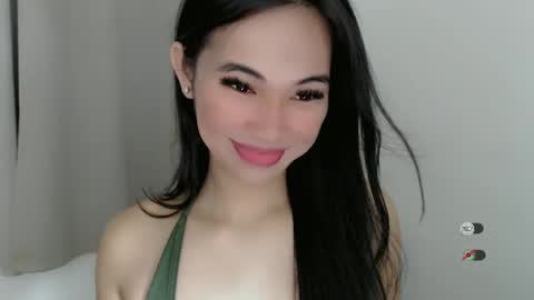 Snapshot of juny_lanyy chatting on 02/04/25, 10:54 Julia online show from 02/04/25, 10:54