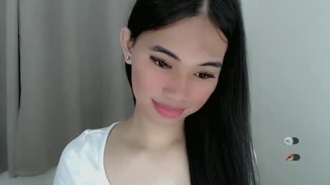 Snapshot of juny_lanyy chatting on 02/12/25, 06:30 Julia online show from 02/12/25, 06:30