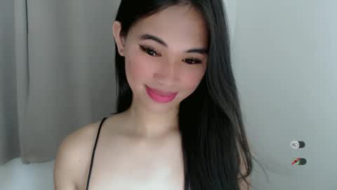 Snapshot of juny_lanyy chatting on 02/14/25, 09:03 Julia online show from 02/14/25, 09:03