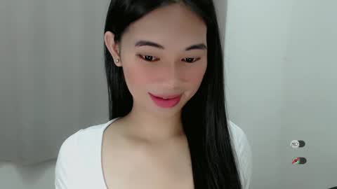 Snapshot of juny_lanyy chatting on 03/12/25, 11:53 Julia online show from 03/12/25, 11:53