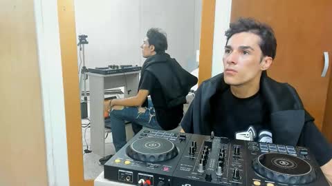 Jupiter online show from 11/18/25, 06:01