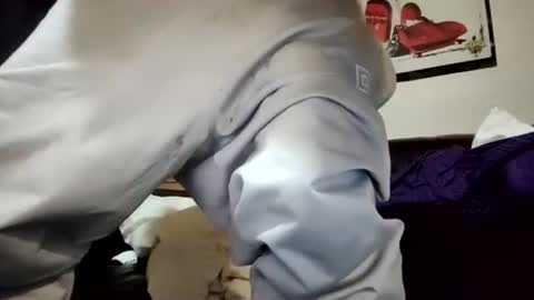 Yuri online show from 12/01/25, 05:56