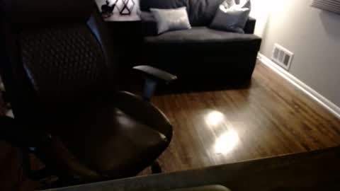 Snapshot of jusbeaz8722 chatting on 11/22/25, 11:42 JustnSide Unexxst online show from 11/22/25, 11:42