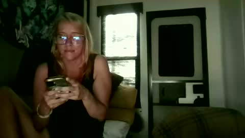 Snapshot of jussnobodybutme chatting on 06/12/26, 02:05 CamperGirl online show from 06/12/26, 02:05