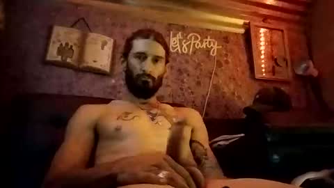 Snapshot of just2day2000 chatting on 11/01/25, 05:42 just2day2000 online show from 11/01/25, 05:42