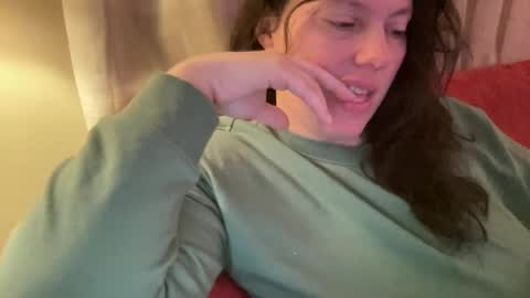 Flirty influncer online show from 11/12/25, 11:10