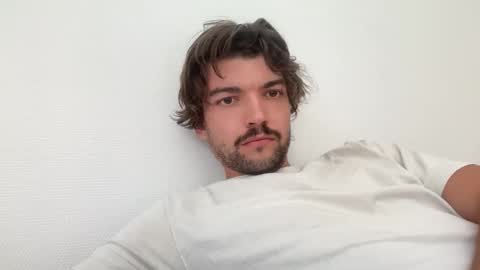 just_a_guy_with_a_big_cock online show from 10/05/25, 01:53