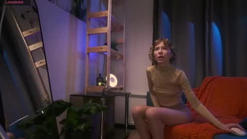 Snapshot of just_carrie chatting on 12/05/25, 11:30 Caroline but call me Carrie online show from 12/05/25, 11:30