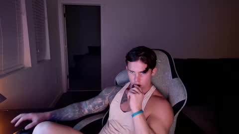 Snapshot of just_jayyyyy chatting on 12/02/24, 02:42 BlueEyedJayy online show from 12/02/24, 02:42