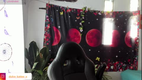 Snapshot of just_katiex chatting on 01/13/25, 07:10 Sofia online show from 01/13/25, 07:10