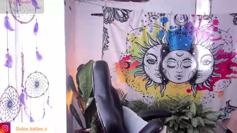 Snapshot of just_katiex chatting on 02/14/25, 12:57 Sofia online show from 02/14/25, 12:57