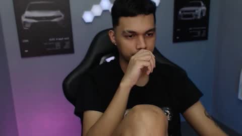 Snapshot of justagamerxxx chatting on 09/27/25, 12:10 Rhys online show from 09/27/25, 12:10