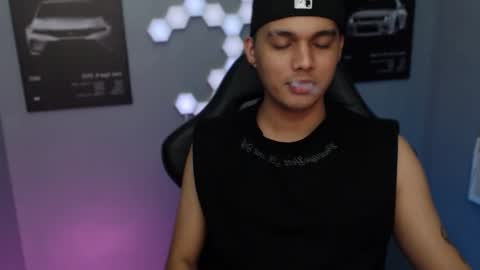 Snapshot of justagamerxxx chatting on 10/09/25, 05:11 Rhys online show from 10/09/25, 05:11