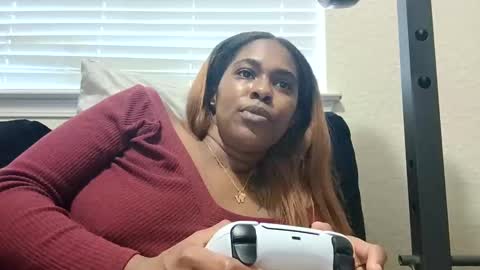 Snapshot of justfuckn chatting on 12/17/24, 04:11 LOYALTY online show from 12/17/24, 04:11