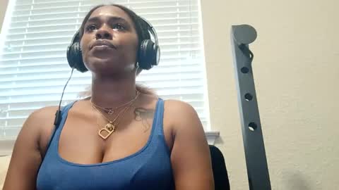 Snapshot of justfuckn chatting on 12/25/24, 04:32 LOYALTY online show from 12/25/24, 04:32