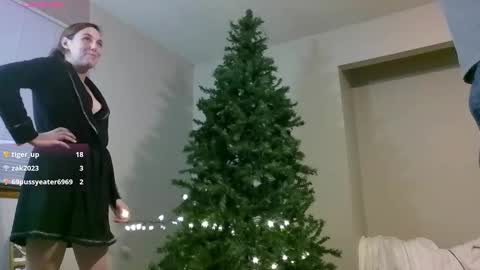 Snapshot of justhavingfunfucking chatting on 12/14/25, 02:17 justhavingfunfucking online show from 12/14/25, 02:17