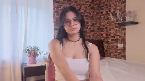 Holly online show from 08/09/26, 02:02