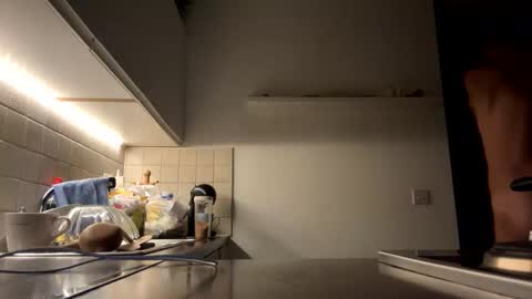 Justin online show from 10/11/25, 04:12