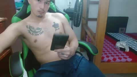 justin_taylor02 online show from 10/03/25, 05:10