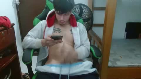 justin_taylor02 online show from 10/05/25, 02:37