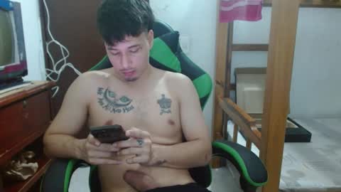 justin_taylor02 online show from 10/11/25, 01:53